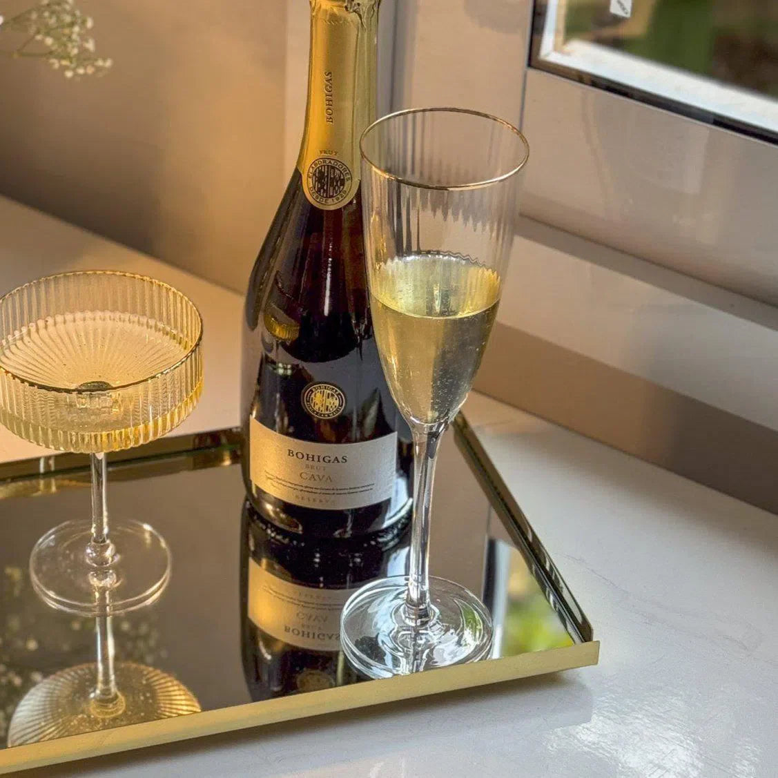 Jogo 2 Taças para Champagne Vidro Cristalino Borda Dourada Lines 300ml