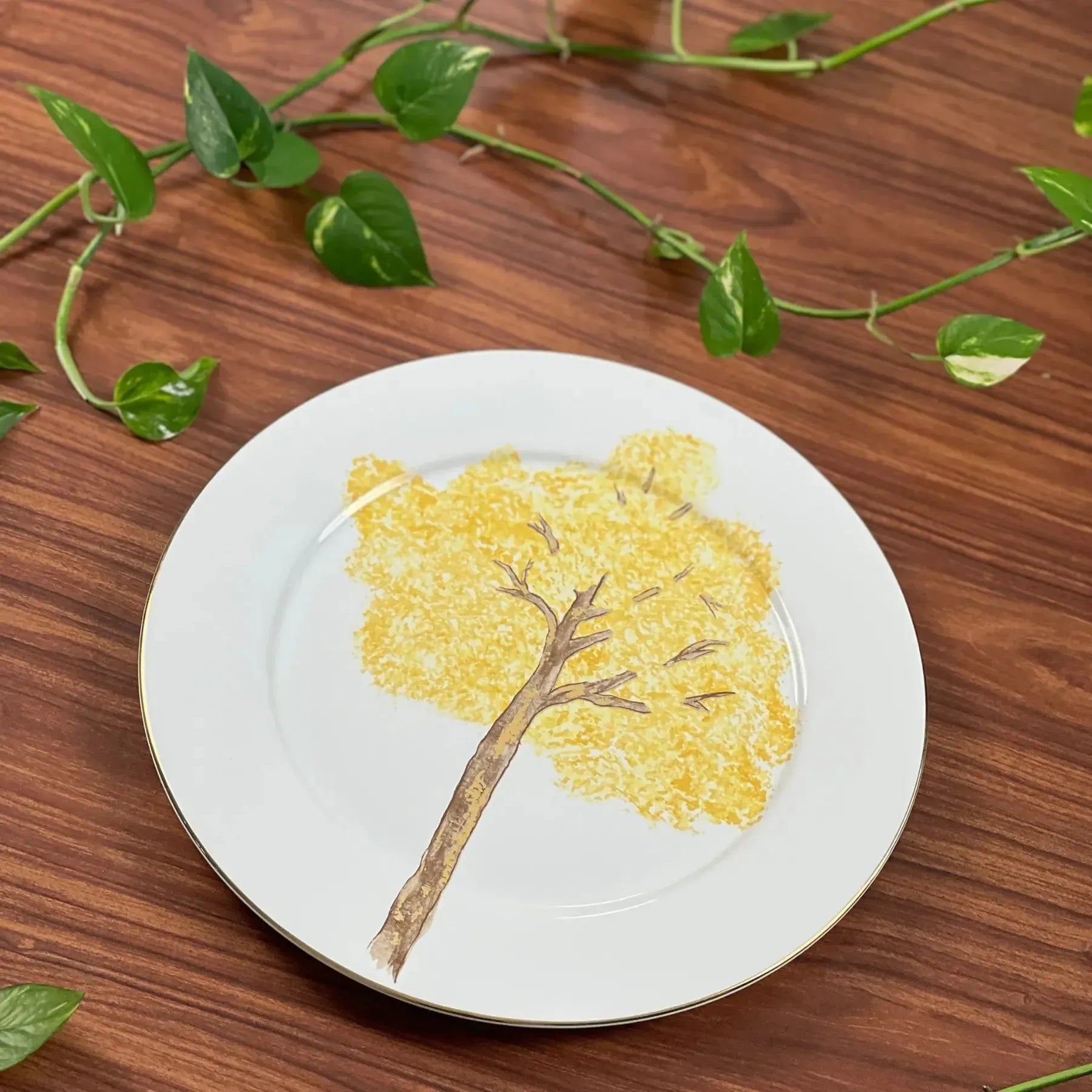PRÉ-VENDA: Jogo 6 Pratos Rasos Cerâmica Ypê Colorido com Filete de Ouro 28cm Scalla