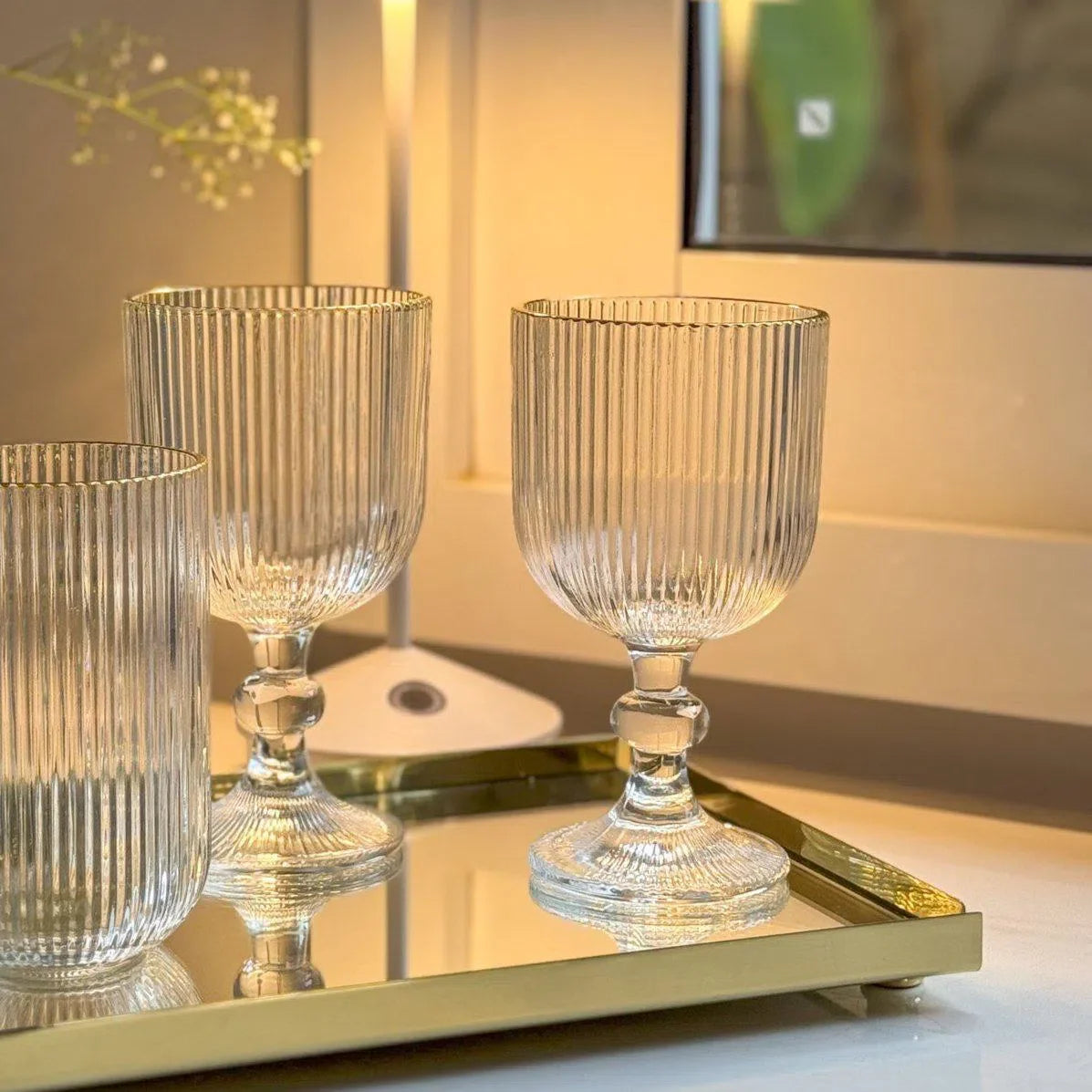 Jogo 2 Taças para Vinho Vidro Cristalino Borda Dourada Lines 380ml