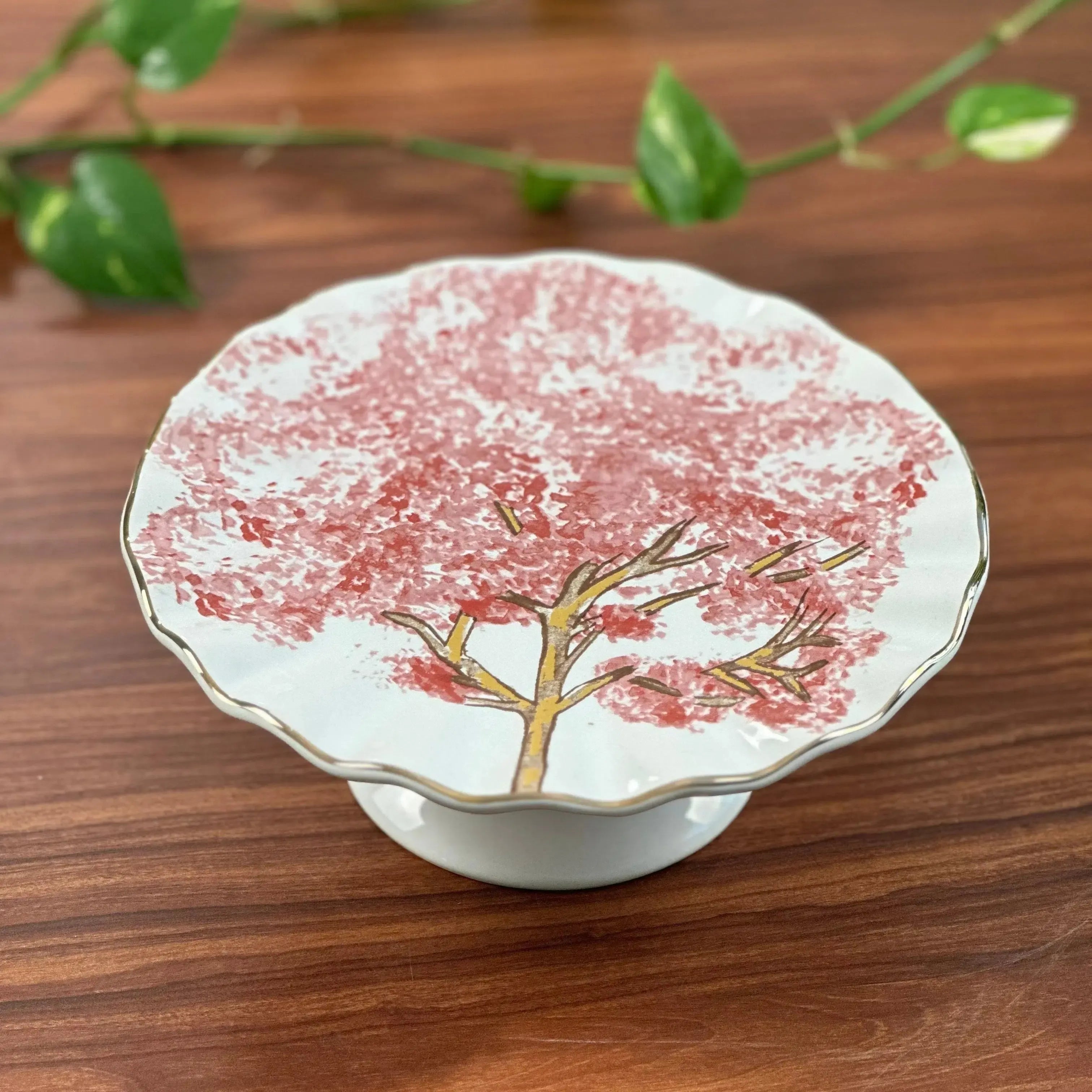 Porta Petit Four com Pé Cerâmica Ypê Rosa com Filete de Ouro Scalla