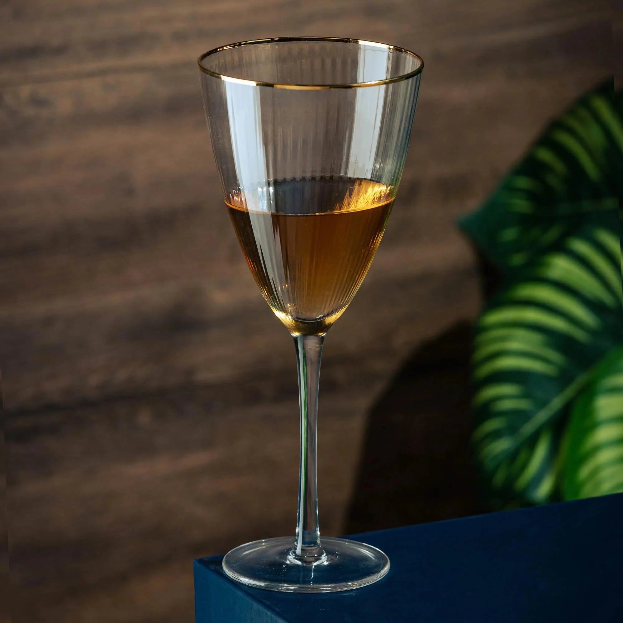 Jogo 2 Taças para Vinho Vidro Cristalino Borda Dourada Lines 400ml