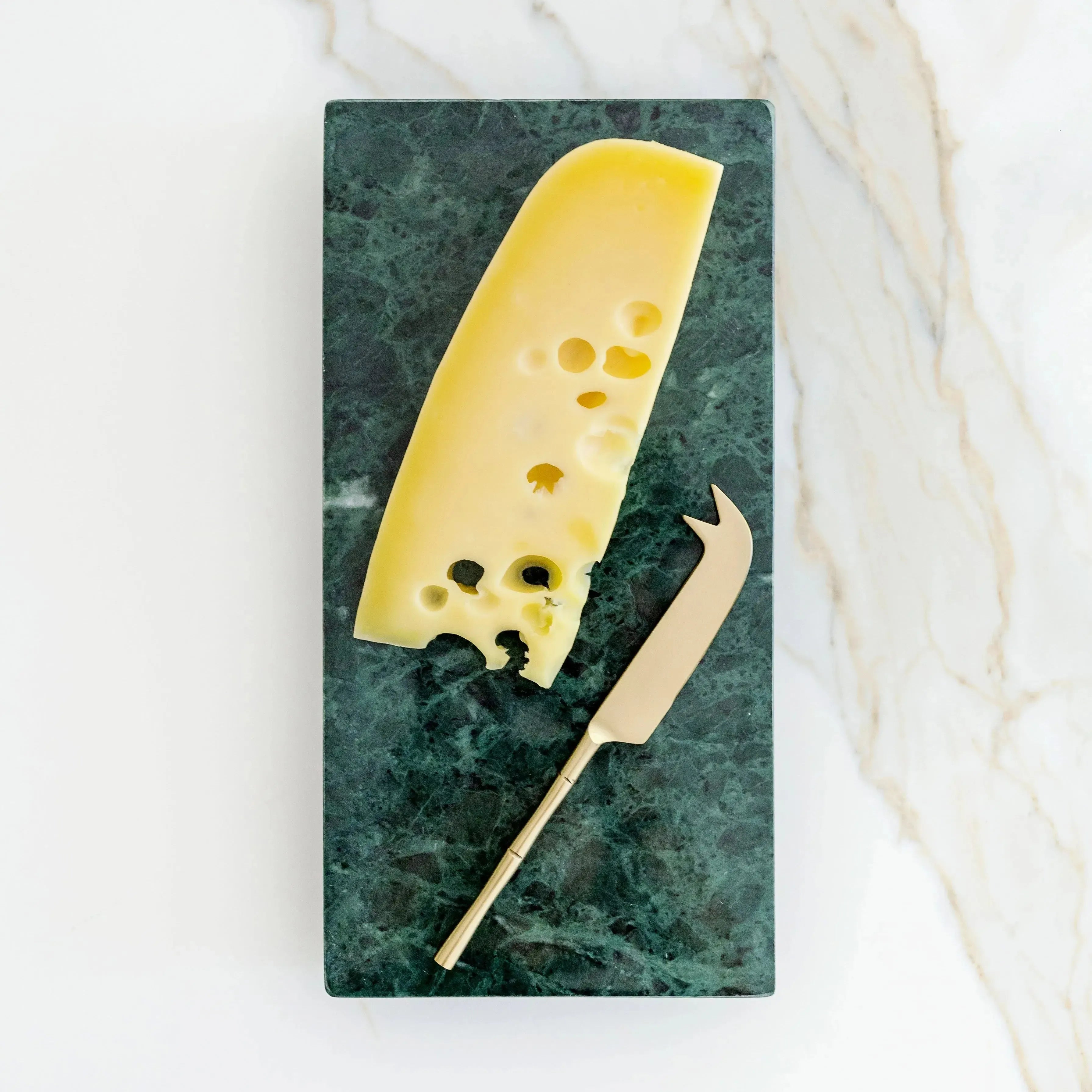 Bandeja Retangular Green Marble e Faca Dourada