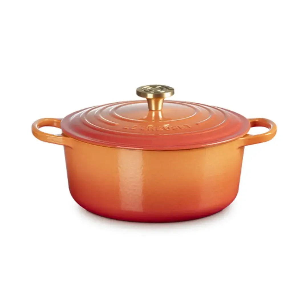 Panela Le Creuset Redonda Signature Flamme Dorée com Pegador Dourado 5,3L 26cm