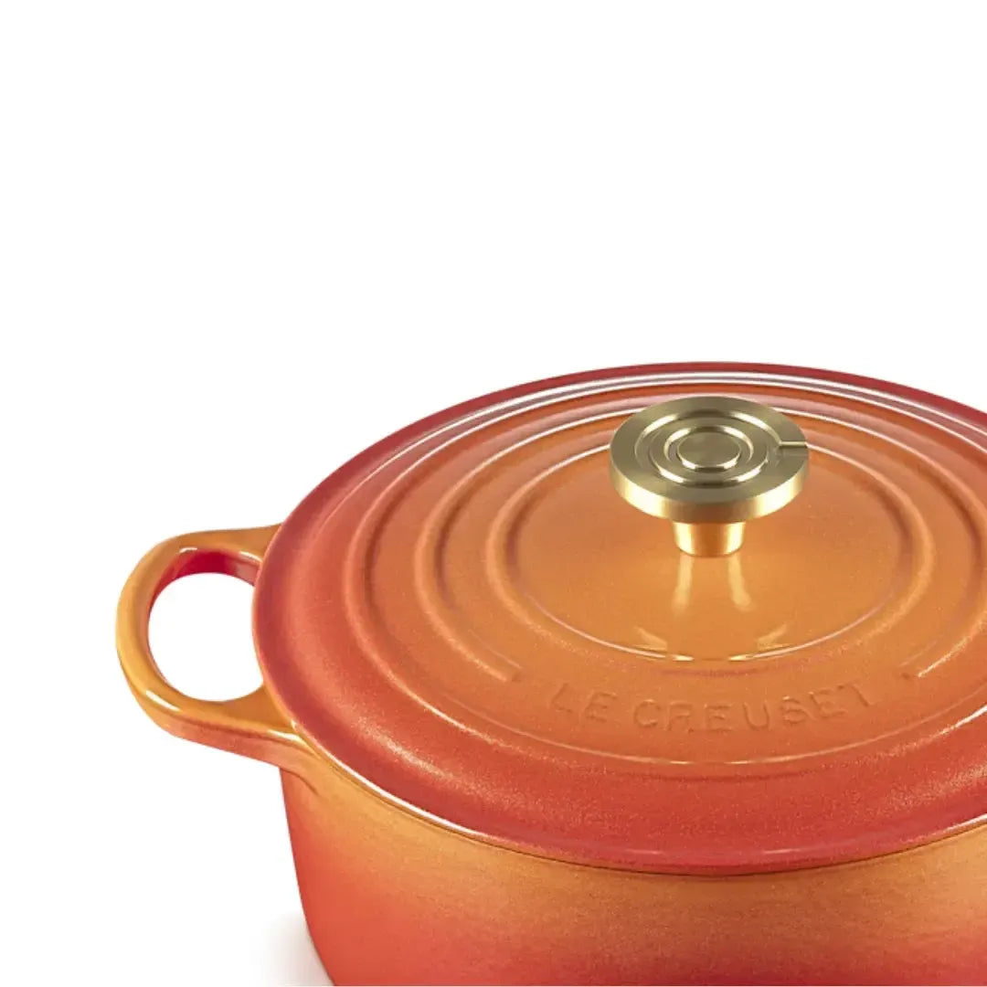 Panela Le Creuset Redonda Signature Flamme Dorée com Pegador Dourado 5,3L 26cm